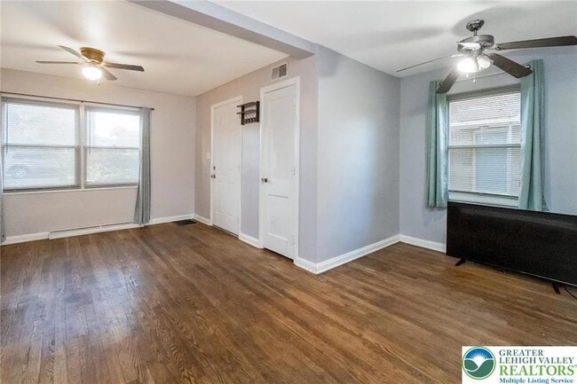 Building Photo - 240 Palmer St