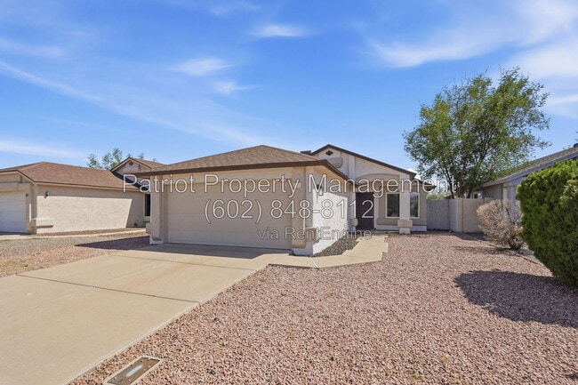 Building Photo - 2009 E Paradise Ln