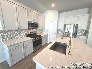 Building Photo - 7915 Needle Crk