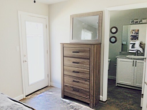 Building Photo - One Bed, One Bath Coming Soon!