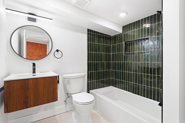 Building Photo - 118 E Huntingdon St