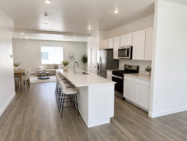 Building Photo - 416 S 1110 W