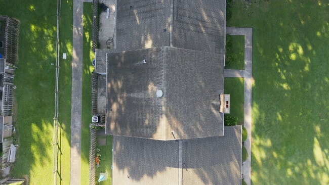 Building Photo - 126 Oakmont Dr