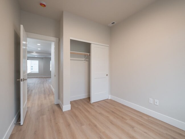 Building Photo - 9381 SW Eunice Ln