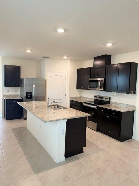 Building Photo - 824 Horsetail Dr