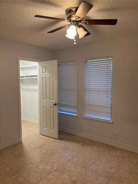 Building Photo - 1210 Southport Dr