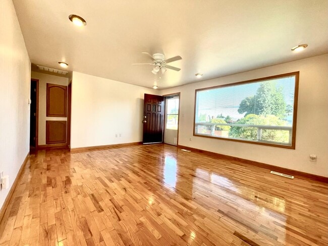 Building Photo - 8408 33rd St W