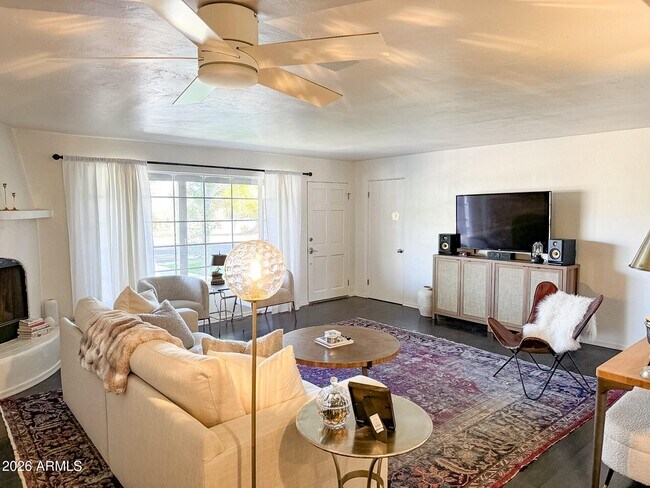 Building Photo - 1428 S Oakley Pl