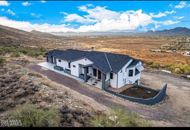 Primary Photo - 1829 W Cloud Rd