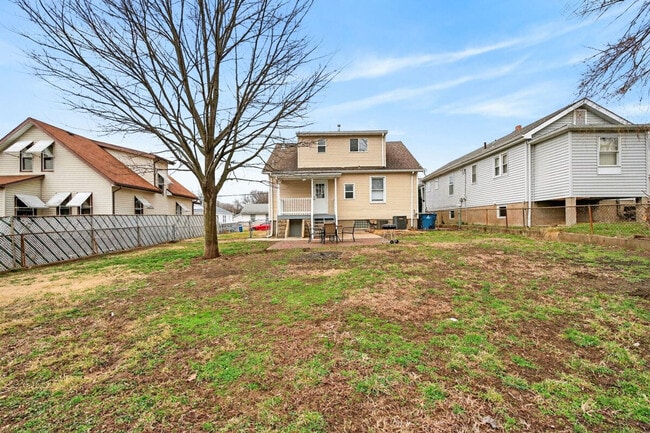 Building Photo - 146 W Felton Ave