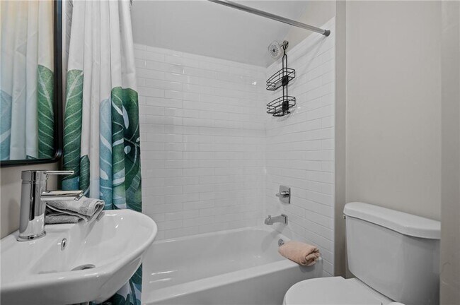 Building Photo - 49 Reservoir Rd