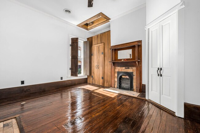 Building Photo - 120 S Cherokee St