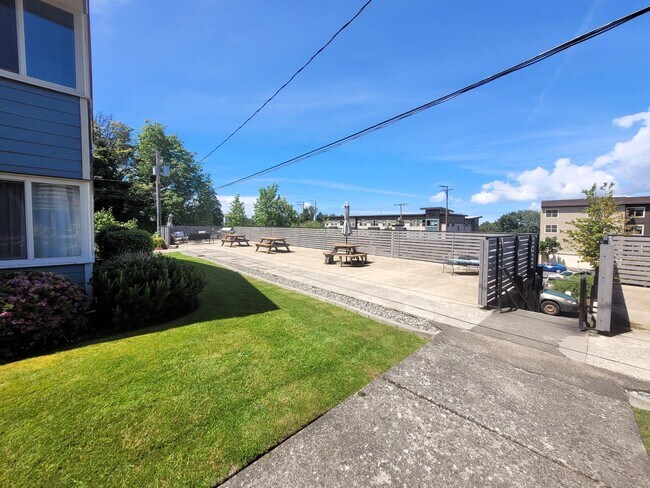 Building Photo - Spacious 2 Bedroom Condo in Downtown Bellingham - Forest St