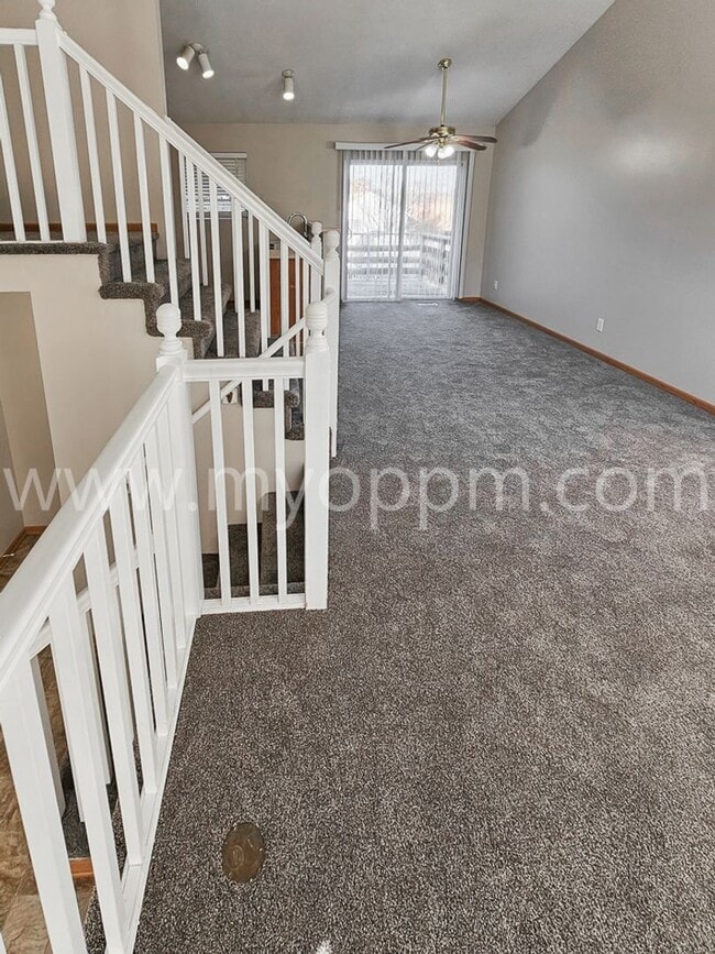 Building Photo - Gorgeous 3 Bedroom / 2 Bathroom Home | Chalco