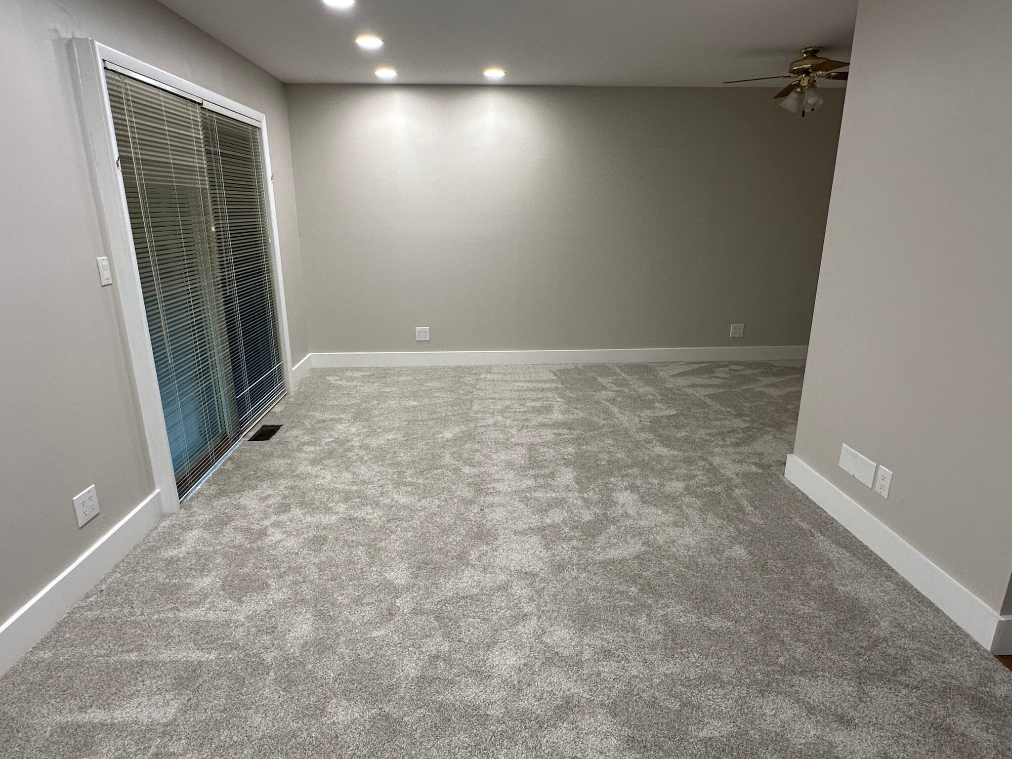 Living room with deck access and lots of dimmable lights. - 2154 Willowgrove Ave