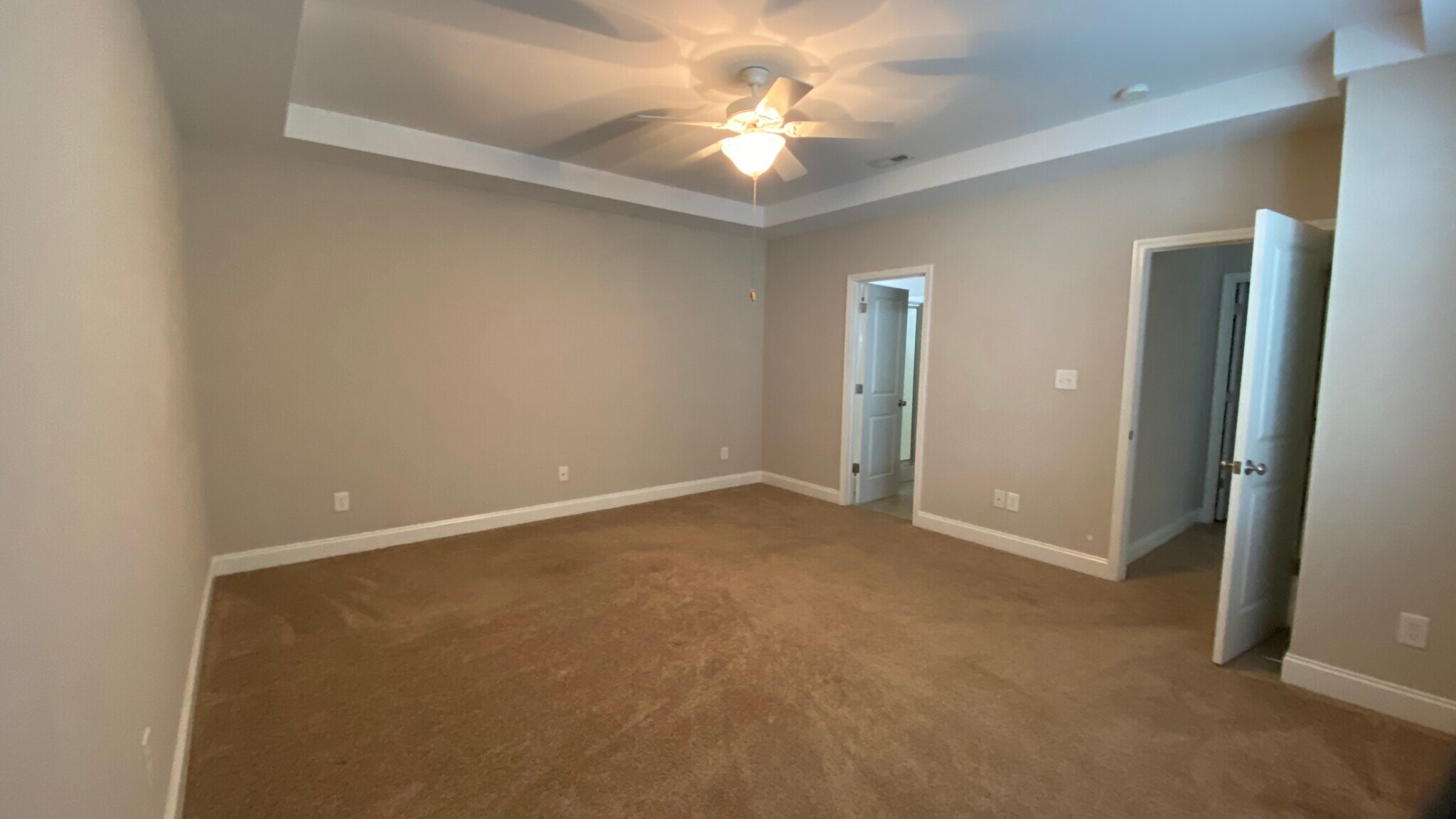 Master bedroom - 120 Denby Cir