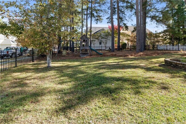 Building Photo - 136 Cottswold Ln