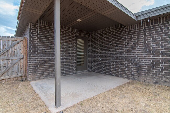 Building Photo - 2510 Outlaw Ct