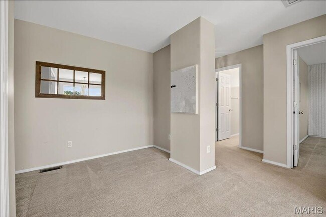 Building Photo - Golf Course Living