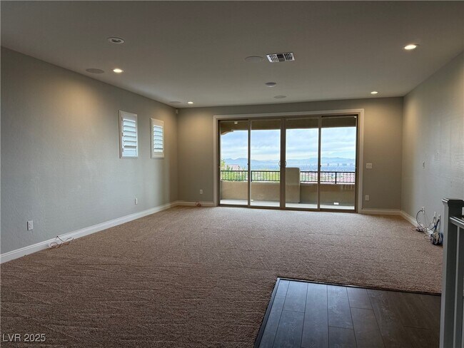 Building Photo - 304 Rezzo St