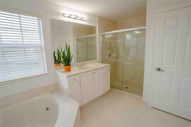 Building Photo - 4537 SW 183rd Ave
