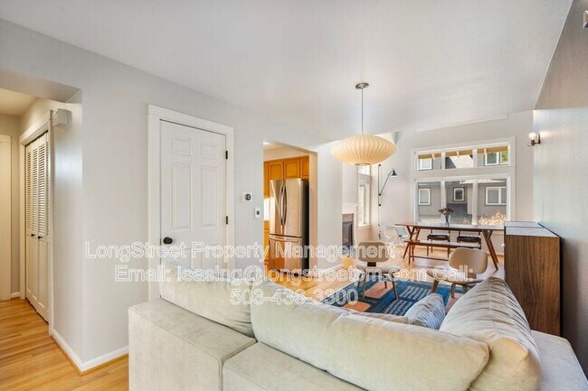 Building Photo - 10247 NW Village Heights Dr