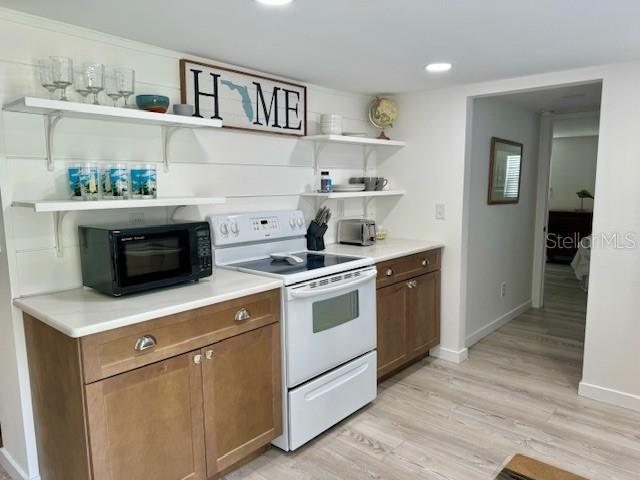 Building Photo - 1357 Lakeshore Dr