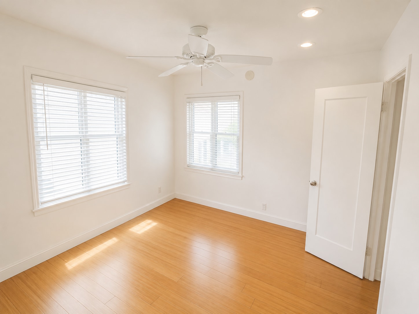 Building Photo - 2521 Hillcrest Dr