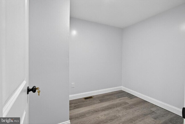 Building Photo - 903 Kirkwood St