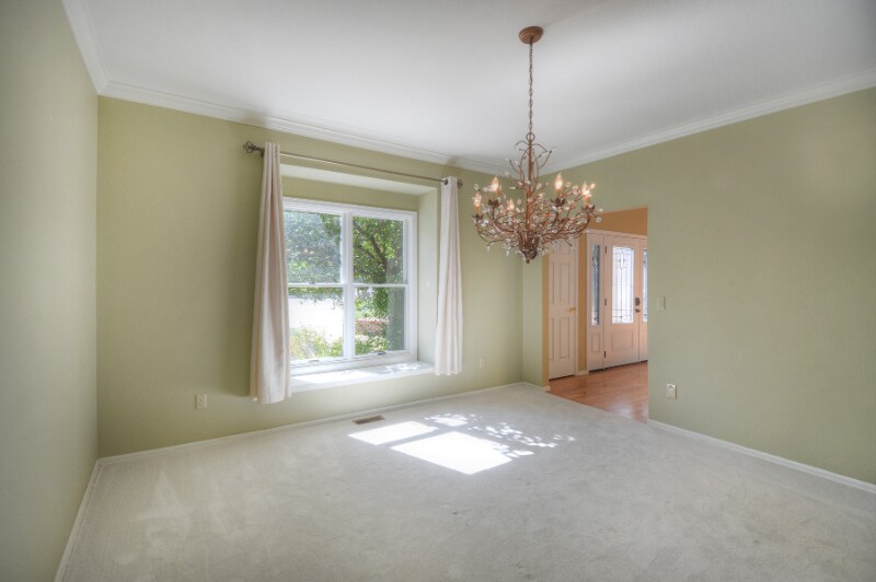 Building Photo - 485 Vanderbilt Ct