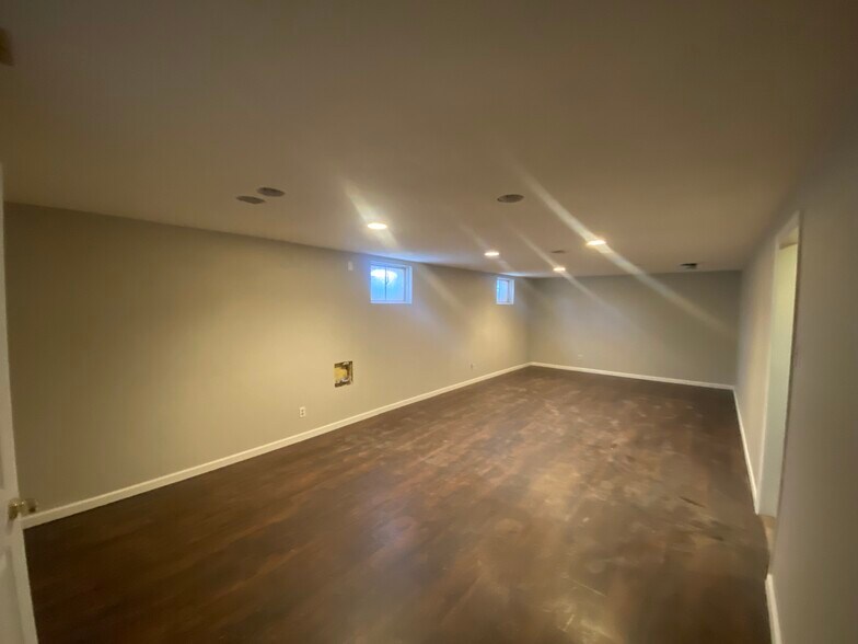 Building Photo - 3061 S Wolff St