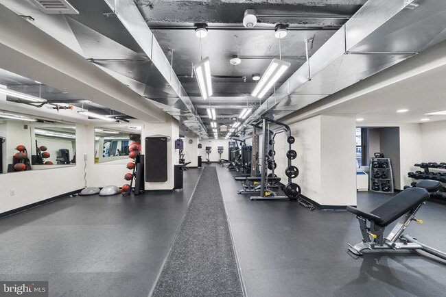 Building Photo - 219 S 18th St