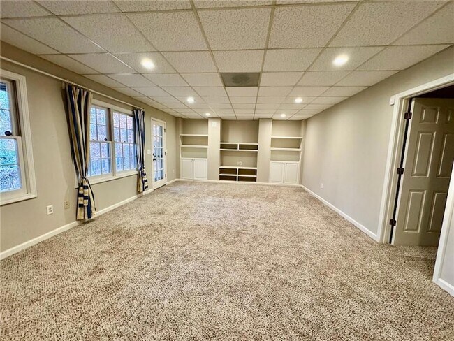 Building Photo - 5450 Heathridge Terrace