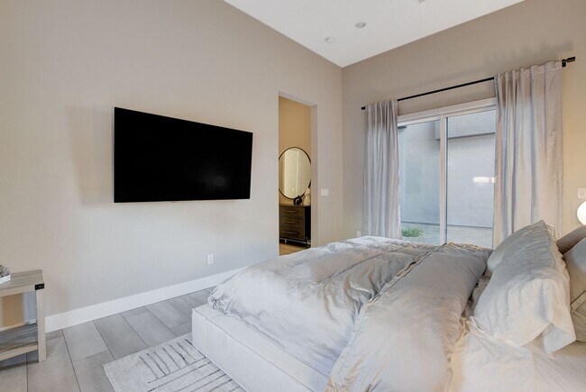 Building Photo - Mesa Ridge Luxury Oasis Feathertop
