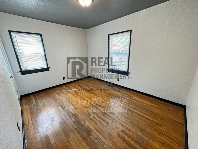 Building Photo - 812 Jackson St