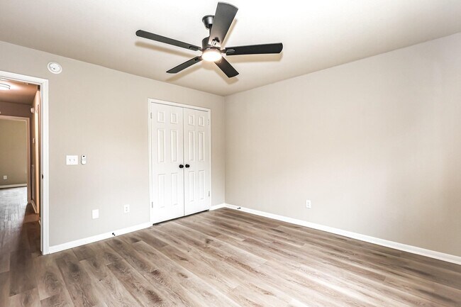 Building Photo - 18703 Evergreen Falls Dr