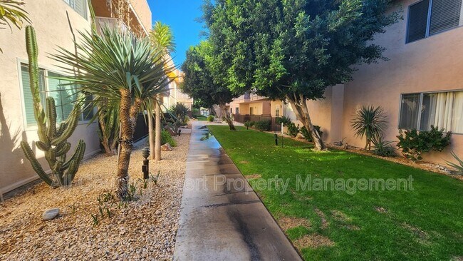 Building Photo - 400 N Sunrise Way