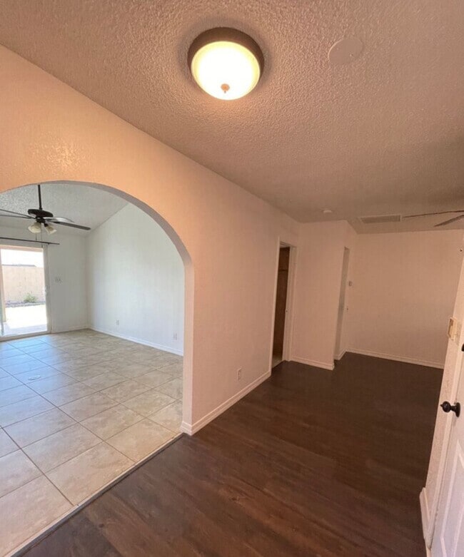 Building Photo - 1627 W 13th St