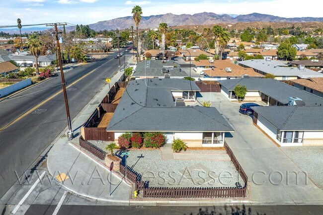 Building Photo - 41012 Beachwood Ave