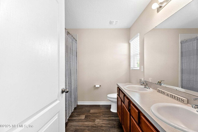 Building Photo - Welcome home to this beautiful 4 bedroom, ...