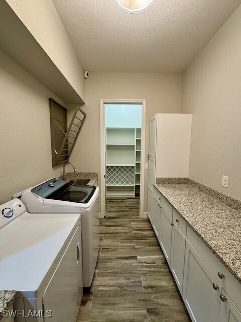 Building Photo - 2820 Cinnamon Bay Cir