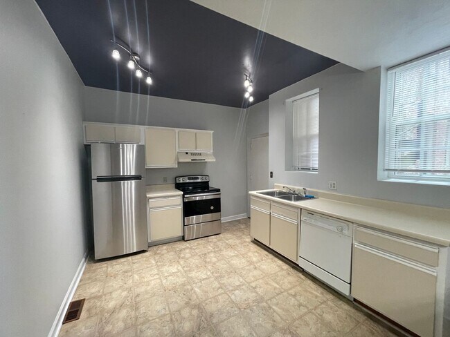 Building Photo - GHENT