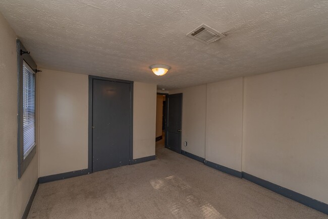 Building Photo - $1,150 - 3 bed/1 bath house for rent in Ha...