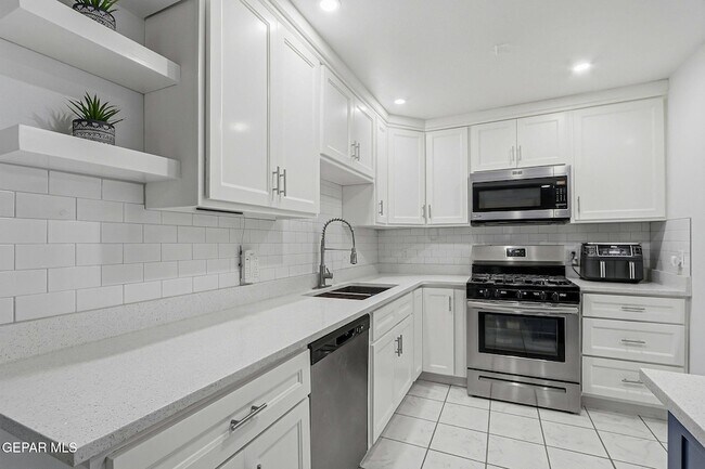 Building Photo - 10540 Socorro Rd