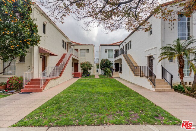 Building Photo - 320 S Reeves Dr