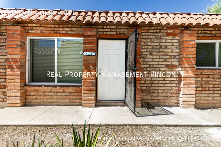 Building Photo - 3058 N Cherry Ave