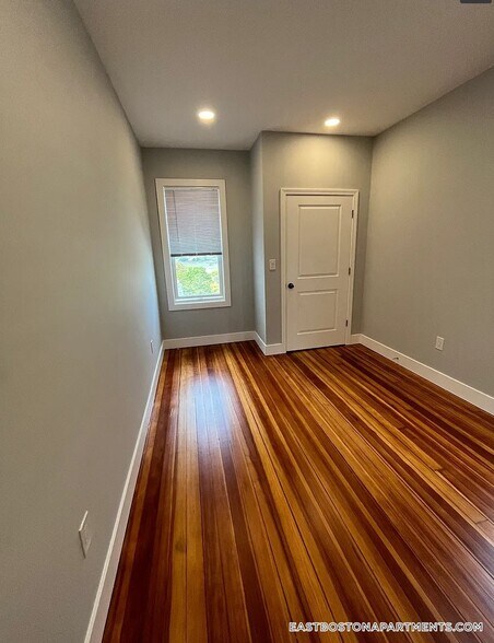 Building Photo - 31 Faywood Ave