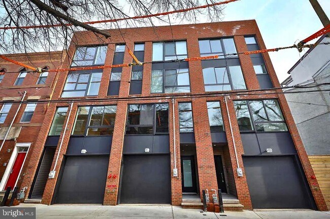 Building Photo - 965 N Lawrence St