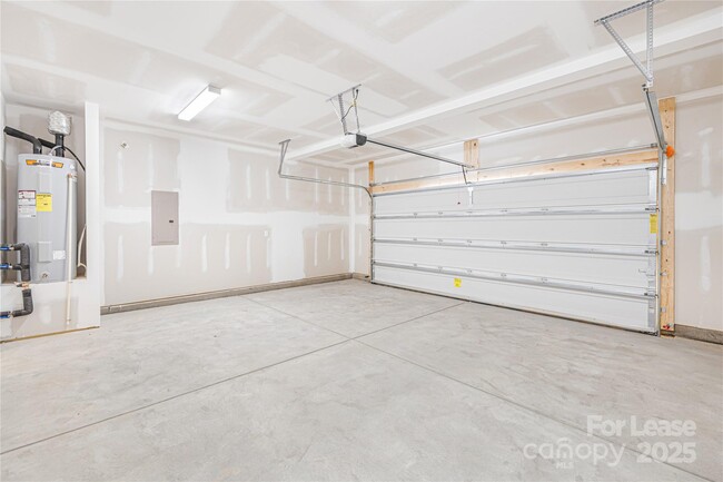 Building Photo - 2871 Yeager Dr NW