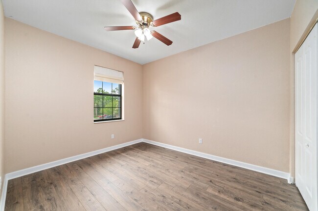 Building Photo - 6001 Night Heron Ct